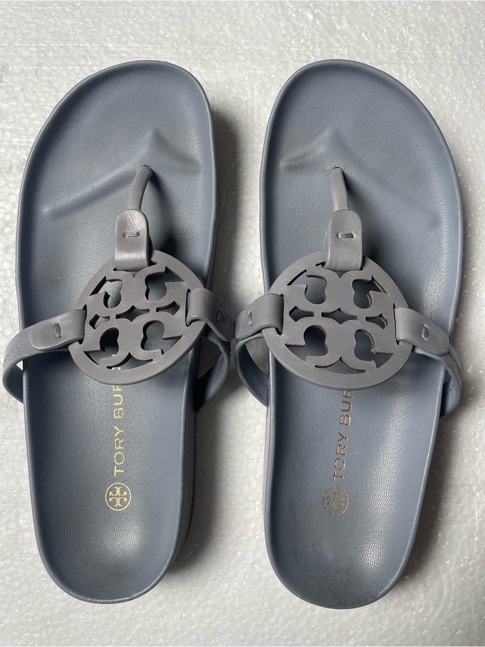 Tory Burch Logo Thong Sandals in Slate Gray - Picture 2 of 7